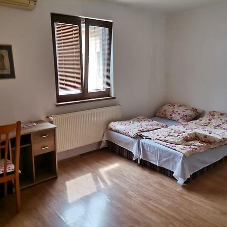 ברטיסלאבה Anh' Private Rooms For Tourist מראה חיצוני תמונה