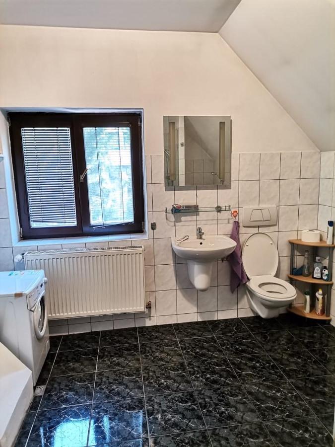 ברטיסלאבה Anh' Private Rooms For Tourist מראה חיצוני תמונה